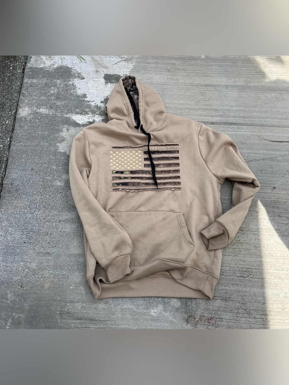 Mossy Oak Tan Pullover Hoodie with Distressed Flag Patch